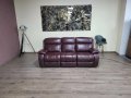 Кожен диван тройка цвят бордо с електрически релаксиращ механизъм, снимка 1