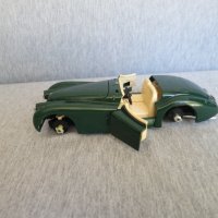 количка Jaguar Xk 120 1948 1:24, снимка 2 - Колекции - 37507908