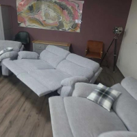 Сив комплект от плат диван тройка с два фотьойла с релакс механизъм, снимка 11 - Дивани и мека мебел - 44701681