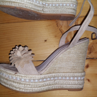 Дамски обувки на платформа - велур, снимка 2 - Дамски елегантни обувки - 44603385