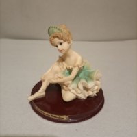 Много красива рядка Винтаж фигурка статуетка на балерина от порцеланова смола., снимка 6 - Статуетки - 44452359
