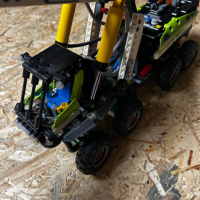LEGO Technic Forest 2in1 pneumatic, Power Functions motor 1003 части, снимка 4 - Конструктори - 44796488