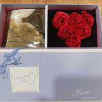 Комплект сапунени рози , снимка 1 - Подаръци за жени - 44275922