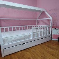 Детско легло тип къщичка с издърпващ се шкаф, снимка 2 - Други стоки за дома - 40436720