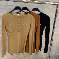 Страхотна блуза със златни копчета, снимка 2 - Блузи с дълъг ръкав и пуловери - 31056234