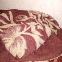 Одеяла 2 броя вълнени, ръчна изработка , снимка 2 - Антикварни и старинни предмети - 42894387