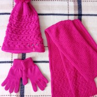 Комплект - шал, шапка и ръкавици, снимка 3 - Шапки, шалове и ръкавици - 42376044