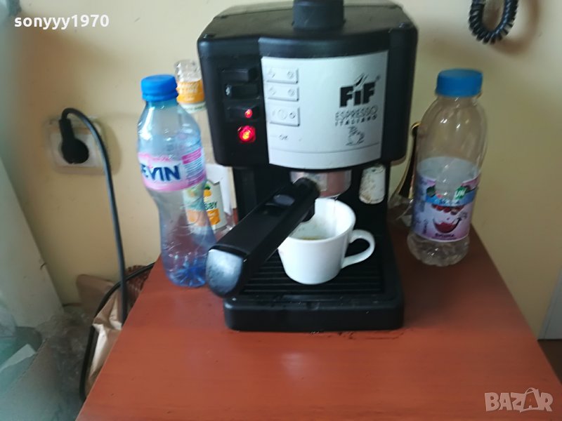 кафемашина с ръкохватка и цедка, снимка 1