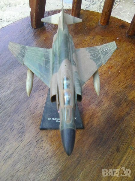 Модел на изтрабител Фантом - Хищник, снимка 1