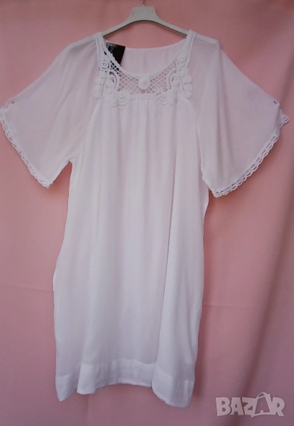 Дамска памучна рокля с къс ръкав и голяма дантела покрай деколтето., снимка 1