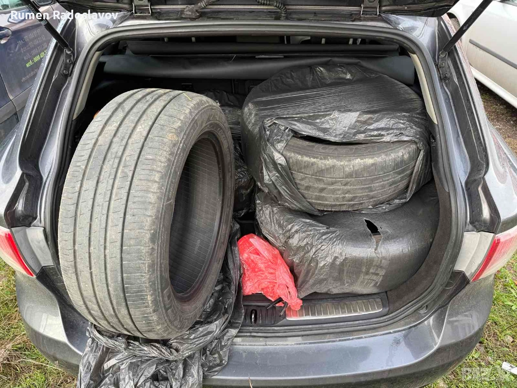 Гуми 215/55/R17, снимка 1