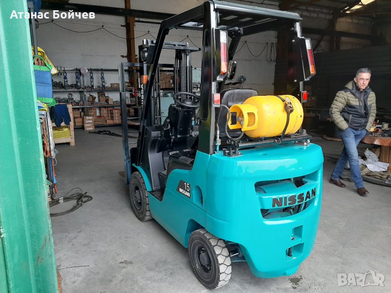 газокар нисан 1500 кг. 2010 г . 4 бр нови гуми , снимка 1