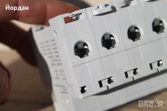 Автоматичен предпазител ''C40 Schneider'', снимка 11 - Друга електроника - 49169276