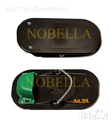 Стъпки, гладки, чифт за ходене по пресен бетон и замаска