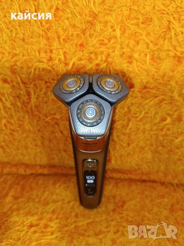 Самобръсначка Philips s9983, снимка 4 - Електрически самобръсначки - 53927793