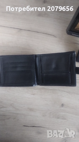 Продавам портфейл HUGO BOSS , снимка 2 - Портфейли, портмонета - 52789138