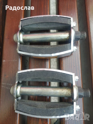 стари педали за велосипед  / колело