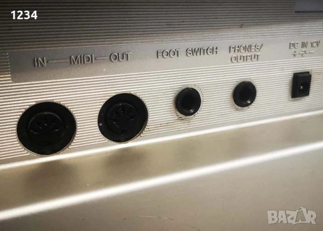 синтезатор клавир пиано YAMAHA DGX-300 с 6 октави и динамична клавиатура, снимка 9 - Синтезатори - 53298903