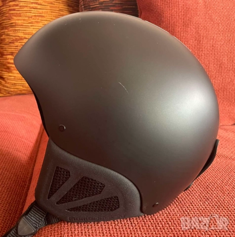 Нова раздвижна италианска каска MOMODESIGNмоделKOMET 18 black/white matразмер L-XL 59-60, снимка 5 - Зимни спортове - 51744074