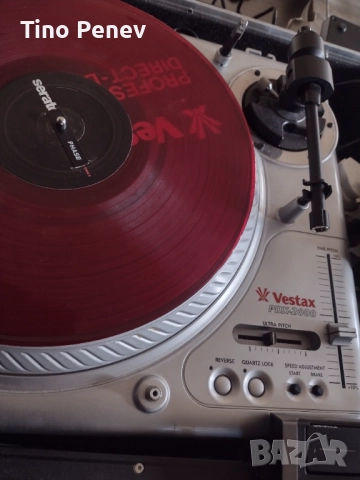 Продава се Dj сет  грамофони Vestax и пулт Serato Allen & Heath XONE43C, снимка 7 - Грамофони - 52929090