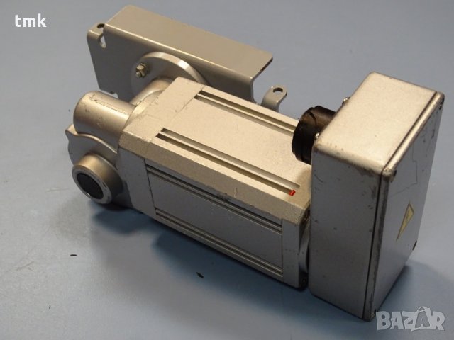 мотор редуктор WEG UECS 303 T/551 24 VDC, снимка 2 - Резервни части за машини - 35033068