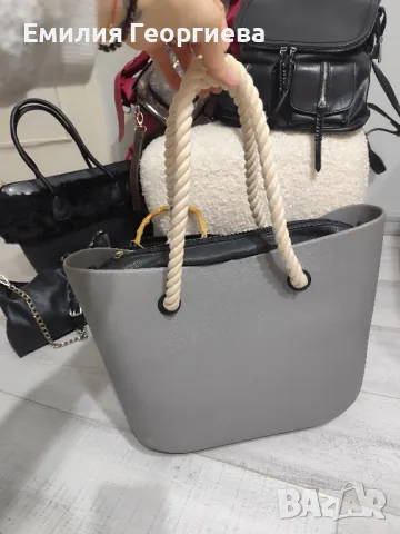 Дамска чанта, снимка 5 - Чанти - 49254237