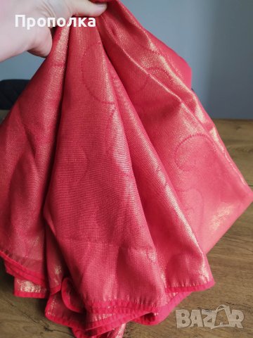 Красива огнено червена покривка 175/185см.