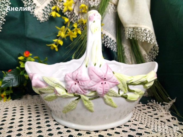 Кошница с релефни розови цветя, снимка 2 - Декорация за дома - 51882528