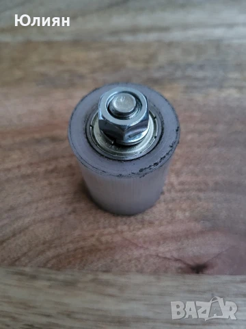 Ролка ,обтягаща за ремък., снимка 2 - Резервни части за машини - 50753415