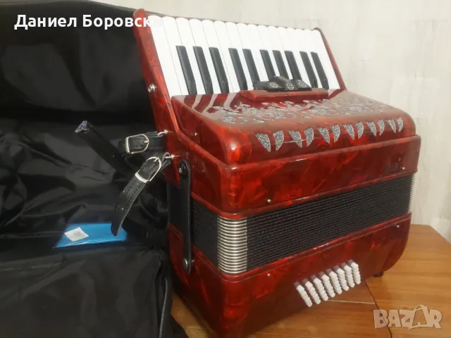 Акордеон Irin / Ирин с 48 баси като нов, снимка 4 - Акордеони - 49937518