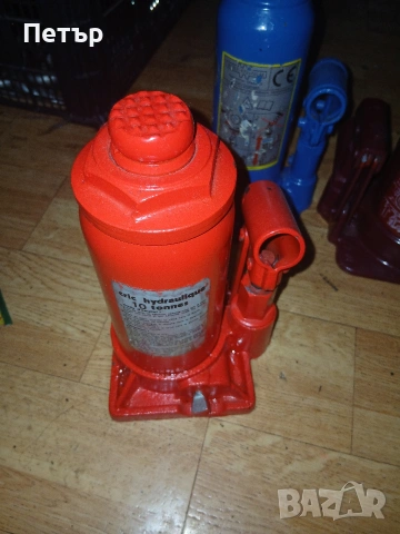 Маслени,винтови и червячни крикове нови проверени надеждни