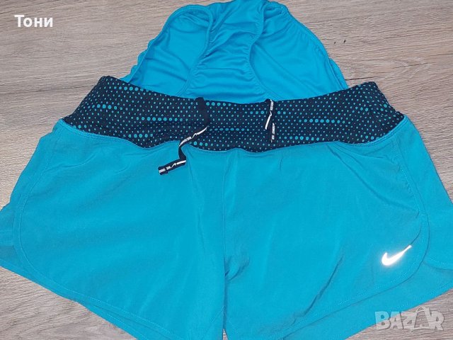 Дамски къси панталони NIKE , снимка 4 - Къси панталони и бермуди - 37307592