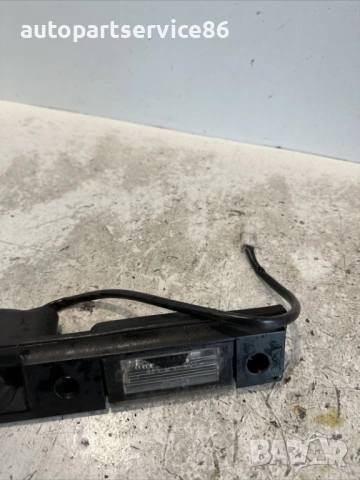 Дръжка за отваряне на багажник за Land Rover Range Rover (2006) 8265649, снимка 2 - Части - 54314563