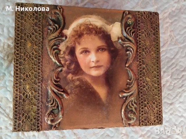 Ръчно декорирана дървена кутия в стил винтидж , снимка 4 - Други - 50791539