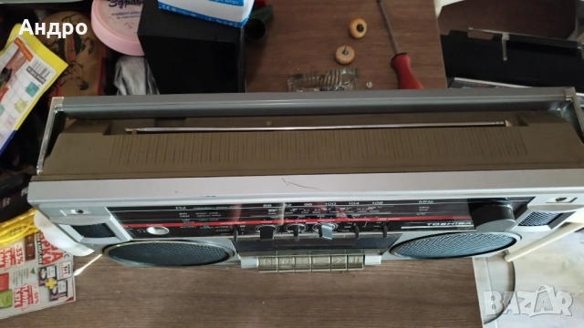 Касетофон Toshiba , снимка 2 - Радиокасетофони, транзистори - 51762522