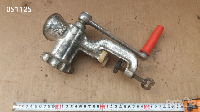 стара соц. масивна месомелачка , снимка 3 - Антикварни и старинни предмети - 54034178