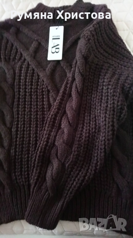 Нов, тъмнокафяв дамски пуловер с ефектни плетеници, снимка 4 - Блузи с дълъг ръкав и пуловери - 52858885