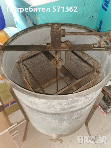 Центрофуга за мед