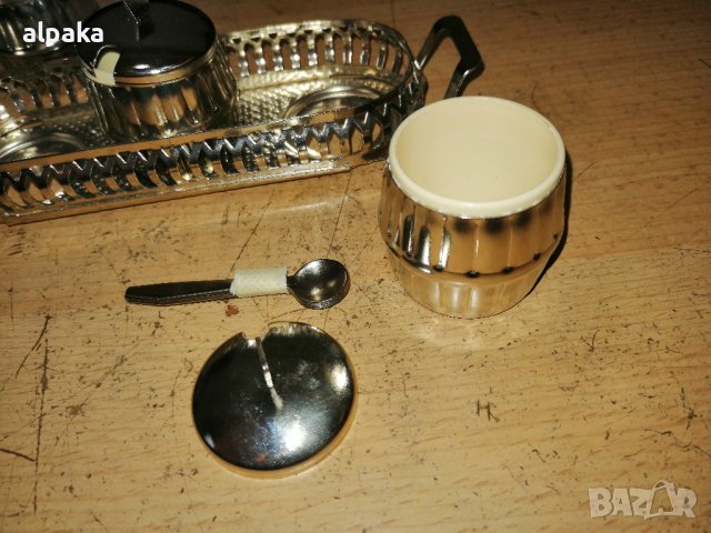 Продавам уникален нов комплект за подправки, снимка 3 - Прибори за хранене, готвене и сервиране - 39942411