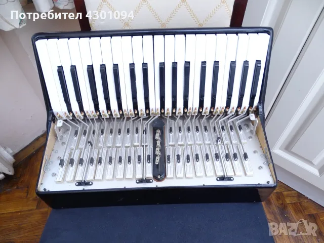 Корпус (клавиатура) с тарги за Акордеон Weltmeister Stella 96 баса, снимка 2 - Акордеони - 56200801