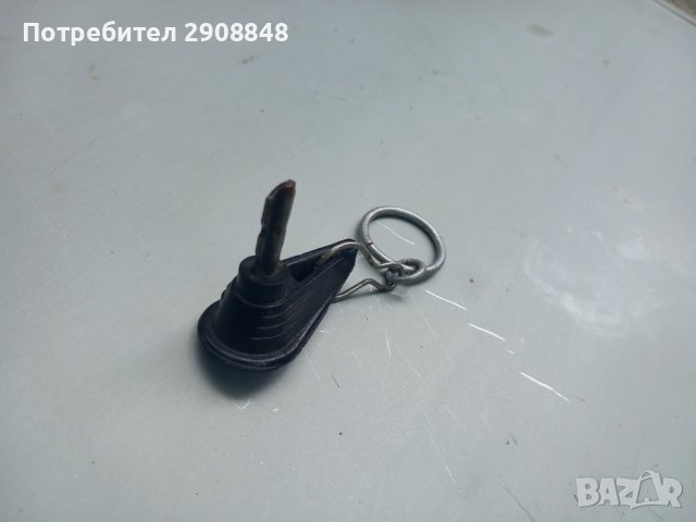 Фар,ключ,капачка,капак за двигател  и гумени страници за резервоар от Иж, снимка 5 - Мотоциклети и мототехника - 41044361