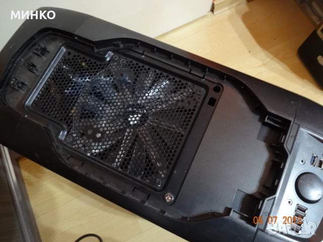 Corsair Graphite Series 600T , снимка 8 - Захранвания и кутии - 52919148