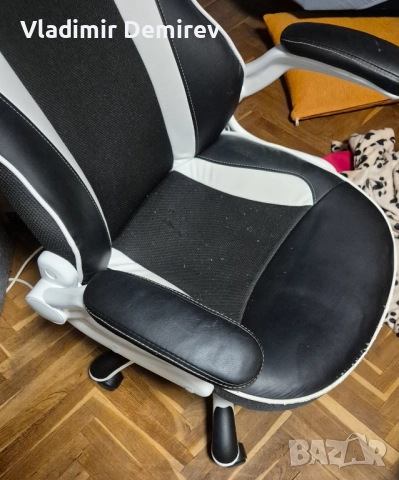 Геймърски стол с газова колона, снимка 3 - Столове - 52965763