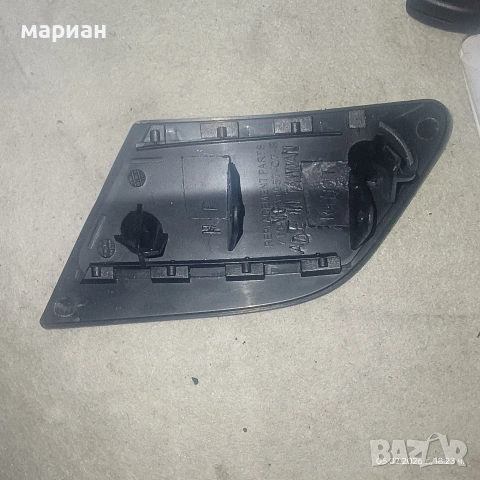 Дясно капаче за пръскалки за фарове за Голф 5, снимка 3 - Части - 53377237
