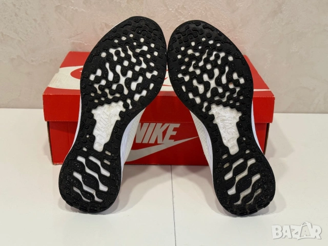 Дамски маратонки Nike Revolution 6 | 37,5, снимка 4 - Маратонки - 53363900