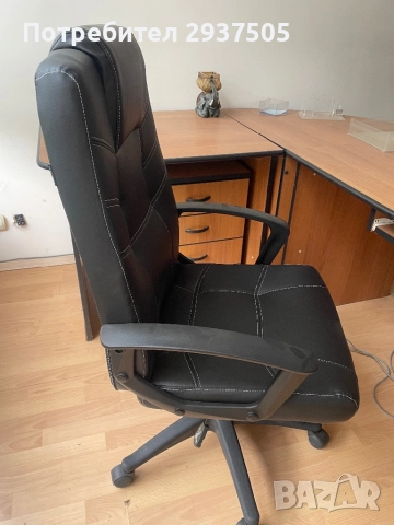 Офис стол, снимка 2 - Столове за офис - 51878053