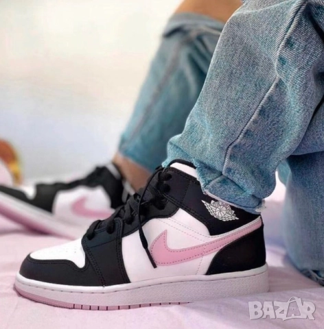 Nike Air Jordan 1 Mid номер 39,5-40 оригинални маратонки , снимка 2 - Маратонки - 51840954
