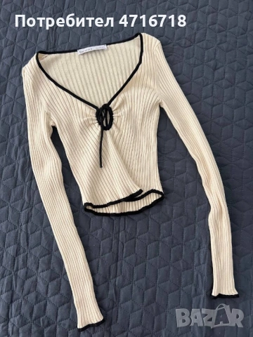 Пуловер. Бял, мек. пуловер.