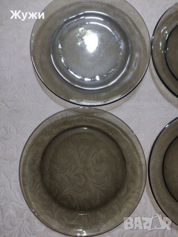 Комплект четири дуралексови чинии, плюс подарък още една, снимка 2 - Сервизи - 40390722