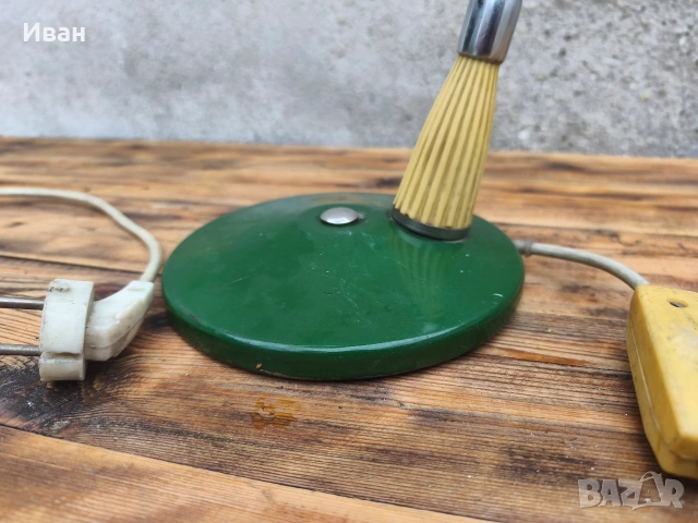 Соц индустриална настолна лампа , снимка 2 - Настолни лампи - 54103690